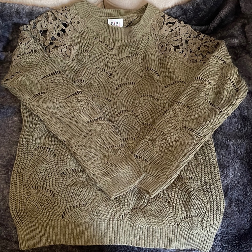 Bibi small green sweater with open lace shoulder cut outs